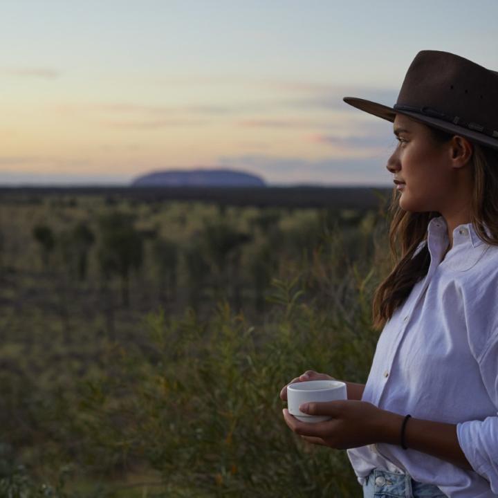 Women breakfast Uluru