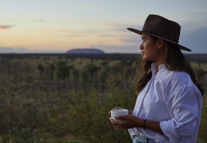 Women breakfast Uluru