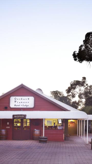 Outback Pioneer Lodge & Hotel